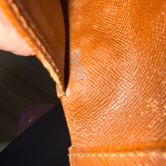 Louis Vuitton Men’s Monogram Bifold Wallet - Picture 8 of 8